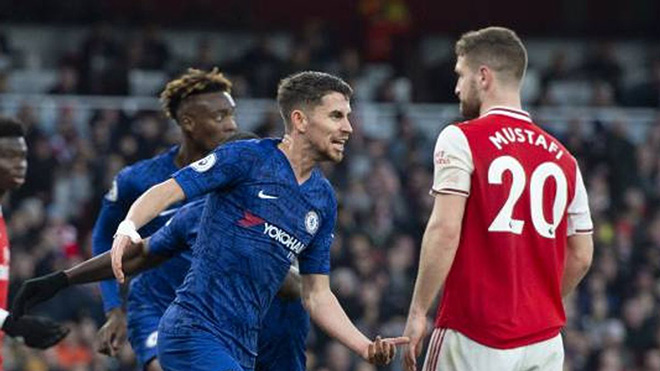 Ngoại hạng Anh vòng 24: Chelsea thắng Arsenal, Liverpool mất điểm, MU vượt khó?