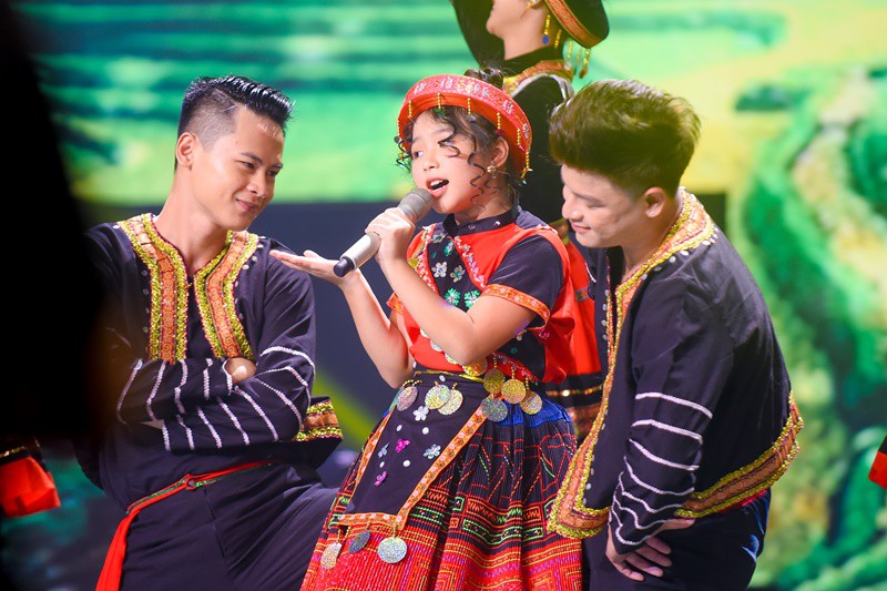 Giọng hát Việt nhí, Giọng hát Việt nhí tập 12, The Voice Kids tập 12, Dương Cầm, Hương Giang, Lưu Thiên Hương, Ali Hoàng Dương, Phạm Quỳnh Anh, Dương Khắc Linh, xem giọng hát Việt nhí vtv3, xem vtv3