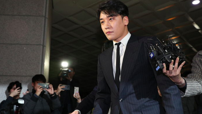 Cả đêm trả lời chất vấn ở đồn cảnh sát, Seungri (Big Bang) đã nói điều này khi bước ra