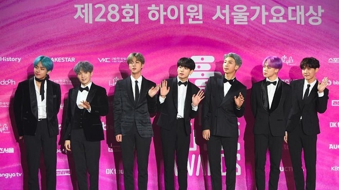 BTS lần đầu lọt top nghệ sĩ thu nhập cao của Forbes, Taylor Swift đứng đầu