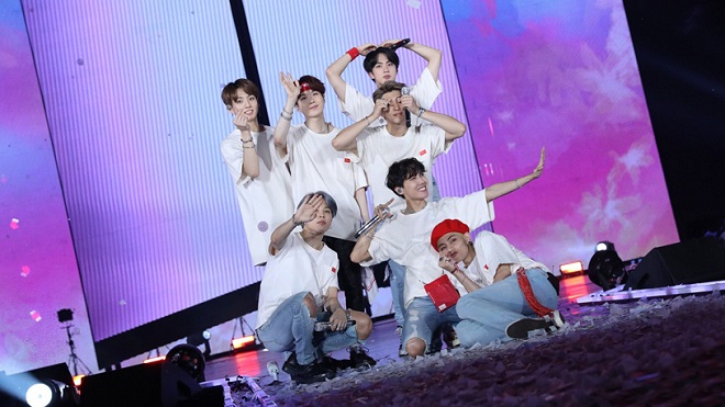 BTS, Phim BTS lập kỷ lục bán vé thế giới, Bring the Soul The Movie, Phim BTS, bts, Bts, BTS tin tức mới, bts game, bts world, xem phim về BTS, xem phim bts, bts phim