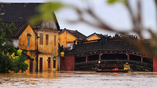 Tin bão khẩn cấp Cơn bão số 5 kèm siêu bão MANGKHUT hướng vào Bắc Biển Đông