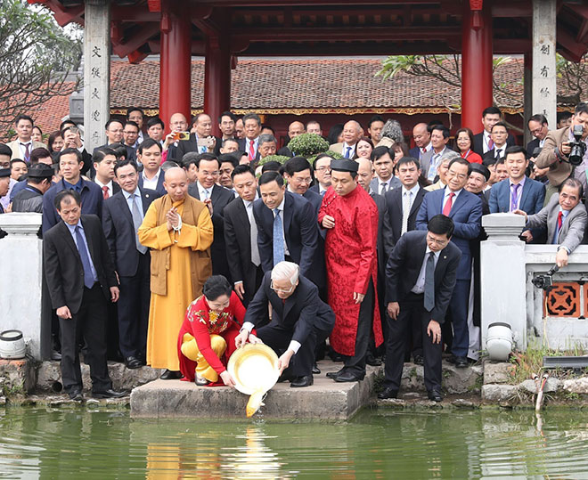 Ông Công Ông Táo, Cúng Ông công ông Táo, Chủ tịch nước thả cá chép, tổng bí thư thả cá chép, chủ tịch nước NGuyễn Phú Trọng thả cá chép, Lễ Ông Công ông táo, táo quân