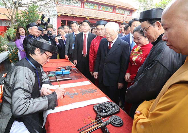 Ông Công Ông Táo, Cúng Ông công ông Táo, Chủ tịch nước thả cá chép, tổng bí thư thả cá chép, chủ tịch nước NGuyễn Phú Trọng thả cá chép, Lễ Ông Công ông táo, táo quân