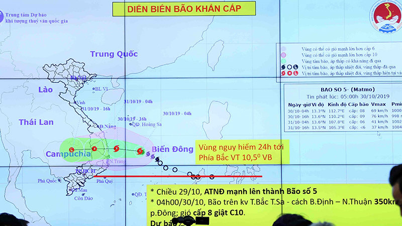 Bão số 5 di chuyển nhanh, đã sẵn sàng mọi phương án phòng chống bão