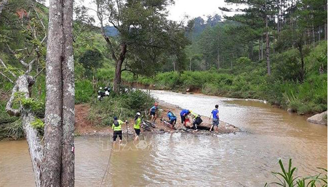 2 VĐV bị lũ cuốn trôi ở giải marathon quốc tế Ultra trail Dalat