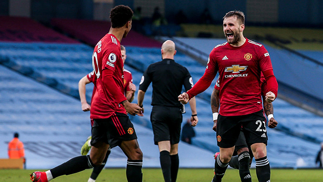 ĐIỂM NHẤN Man City 0-2 MU: 'Ông lớn' MU trở lại. Cuộc đua vô địch lại mở?