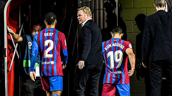 Barcelona chính thức sa thải Koeman