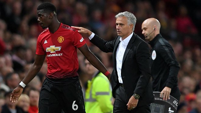 Lộ clip Paul Pogba thách thức Jose Mourinho trên sân tập