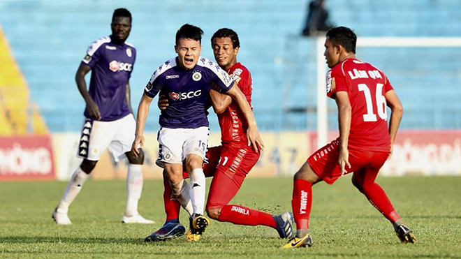 HLV Chu Đình Nghiêm: ‘Mọi đội bóng đều cố gắng phạm lỗi với Quang Hải’